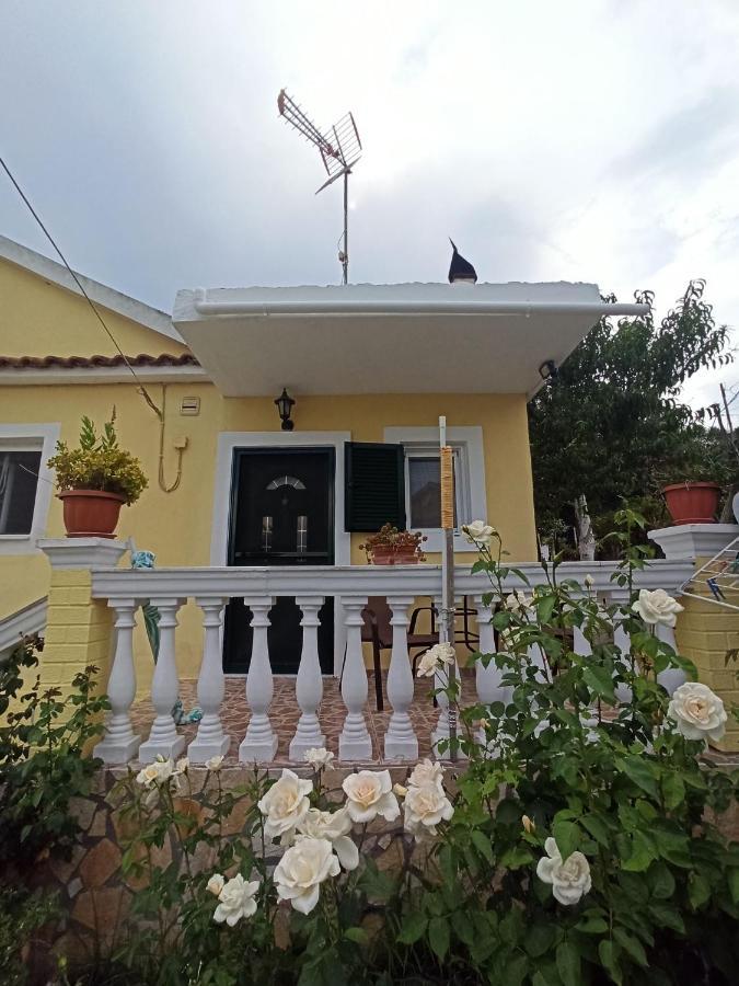 Apartamento Dimitris House Petriti Exterior foto